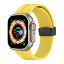 Lade das Bild in den Galerie-Viewer, Silikon-Uhrarmbänder mit Magnet Verschluss für Deine iWatch, Watch8, Apple Watch
